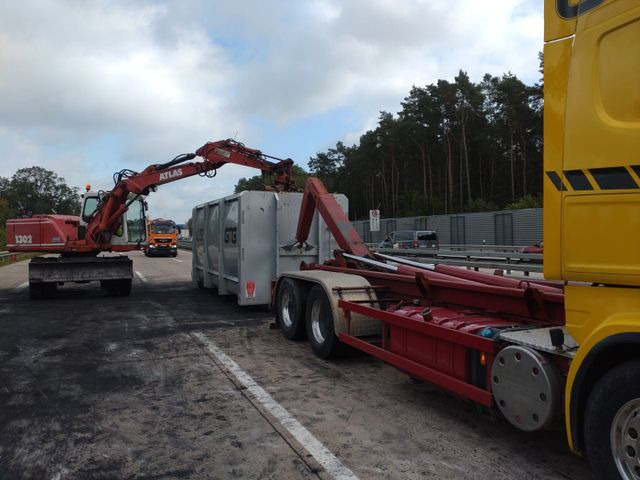 Scania R 730 Abroller voll Luft Scania R 730 Abroller voll Luft - Camion ampliroll: photos 2 Scania R 730 Abroller voll Luft Scania R 730 Abroller voll Luft - Camion ampliroll: photos 2