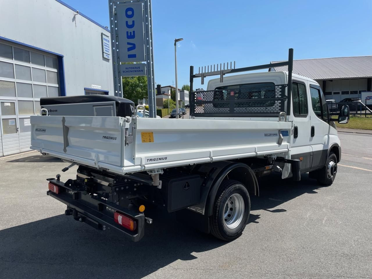 Iveco Daily 70C18H DK - Véhicule utilitaire benne: photos 4 Iveco Daily 70C18H DK - Véhicule utilitaire benne: photos 4