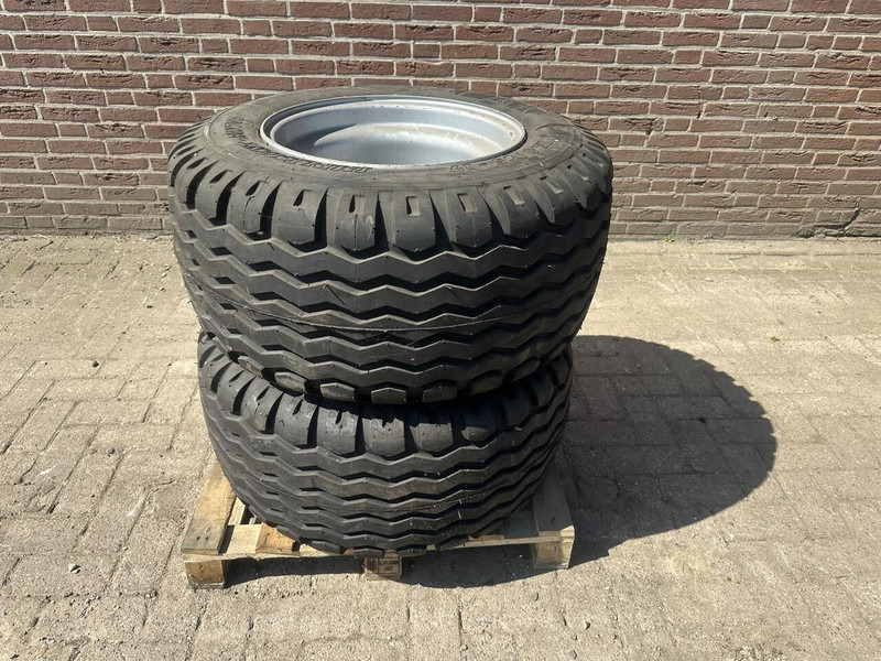 2 Banden 15/55/17 18 PLY - Nieuw - Pneus et jantes: photos 2 2 Banden 15/55/17 18 PLY - Nieuw - Pneus et jantes: photos 2