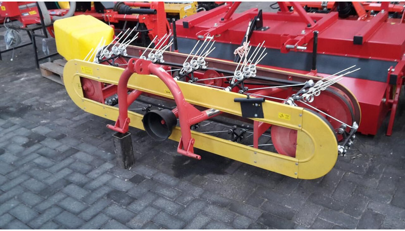 Bandhooier - Faneuse: photos 1 Bandhooier - Faneuse: photos 1