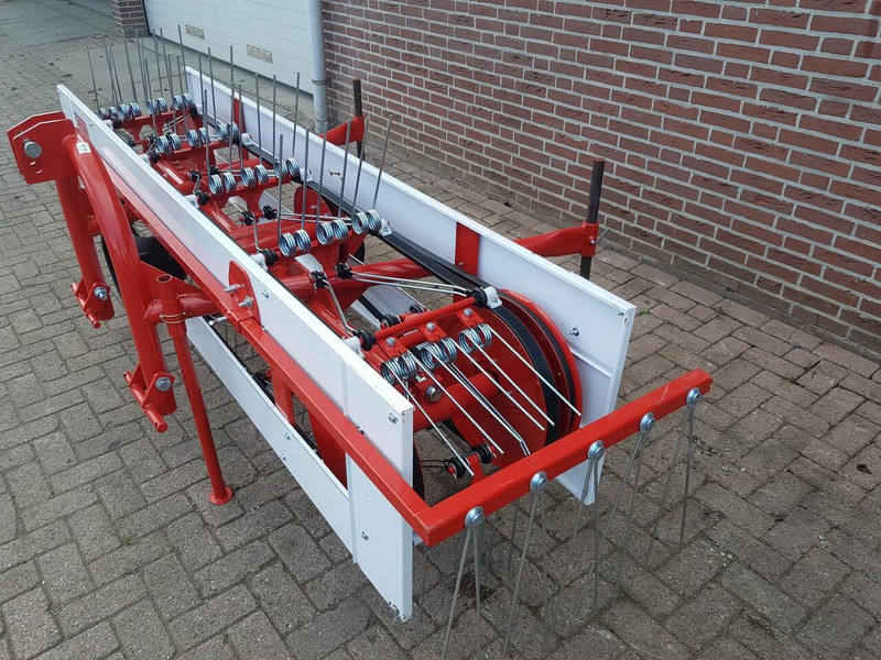 Bandhooier - Faneuse: photos 3 Bandhooier - Faneuse: photos 3