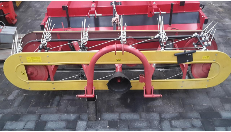 Bandhooier - Faneuse: photos 2 Bandhooier - Faneuse: photos 2