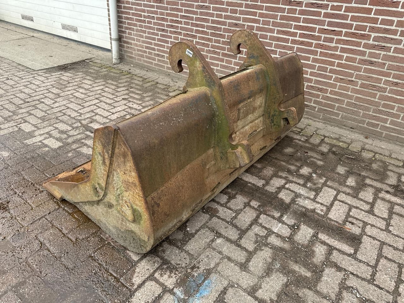 CW 30 - Godet pour Engins de chantier: photos 2 CW 30 - Godet pour Engins de chantier: photos 2