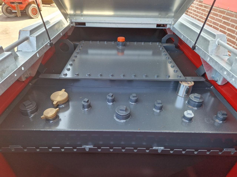 Diesel tank/ IBC 2200 liter - Cuve de stockage: photos 5 Diesel tank/ IBC 2200 liter - Cuve de stockage: photos 5