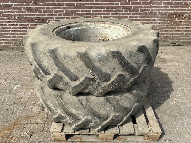 Goodyear banden 14.9 R28 - Gebruikt - Pneus et jantes: photos 2 Goodyear banden 14.9 R28 - Gebruikt - Pneus et jantes: photos 2