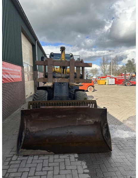 Komatsu WA 90-5 - Chargeuse sur pneus: photos 5 Komatsu WA 90-5 - Chargeuse sur pneus: photos 5