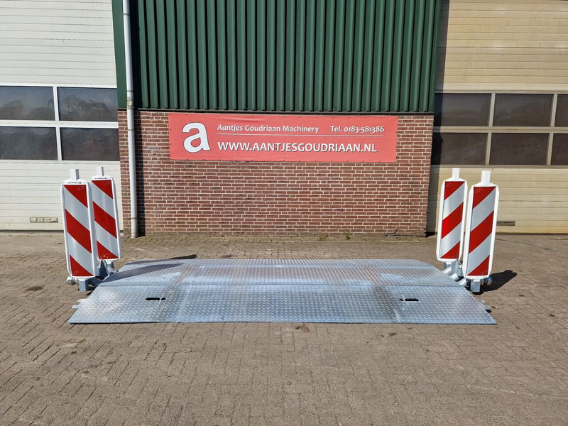 Leidingdrempel / road ramp - Rampe de chargement: photos 1 Leidingdrempel / road ramp - Rampe de chargement: photos 1