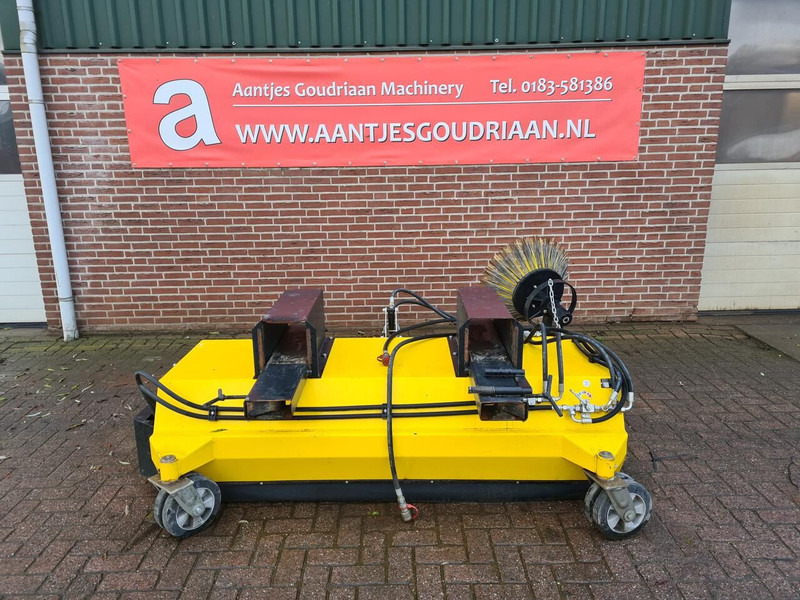 MTS bezem met lepel insteek - Brosse: photos 1 MTS bezem met lepel insteek - Brosse: photos 1