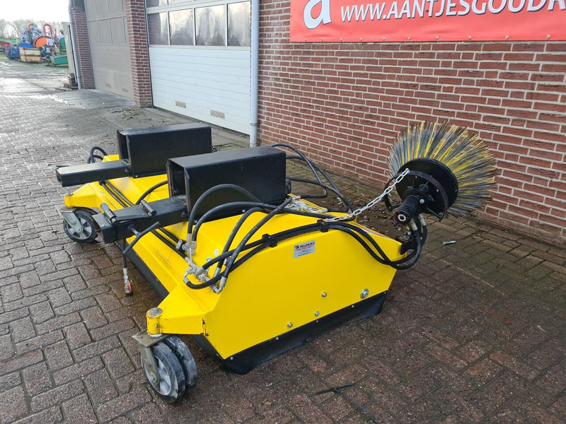 MTS bezem met lepel insteek - Brosse: photos 2 MTS bezem met lepel insteek - Brosse: photos 2