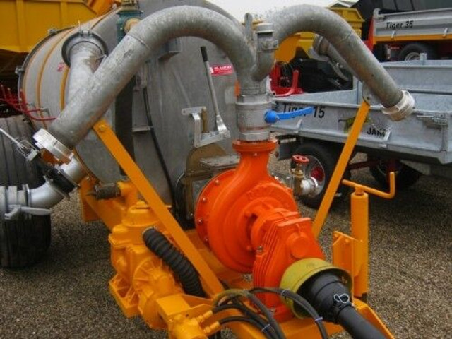 Onbekend - Epandeur à fumier: photos 1 Onbekend - Epandeur à fumier: photos 1