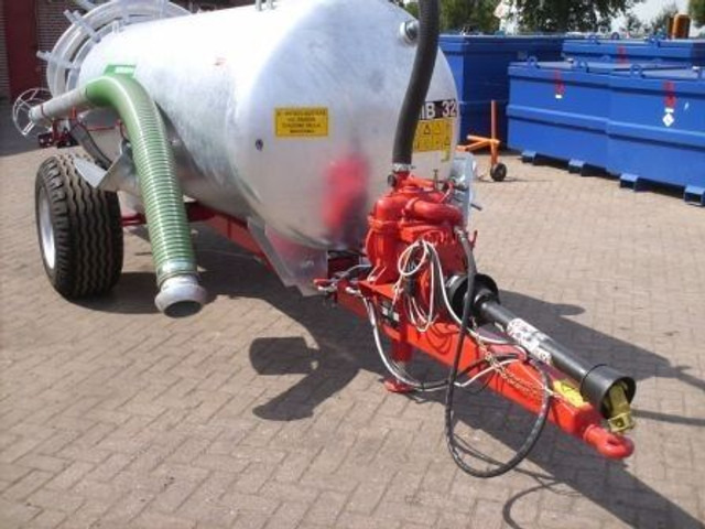 Onbekend - Epandeur à fumier: photos 2 Onbekend - Epandeur à fumier: photos 2