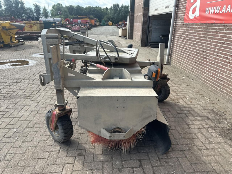 Front bezem - Gebruikt - Brosse: photos 4 Front bezem - Gebruikt - Brosse: photos 4