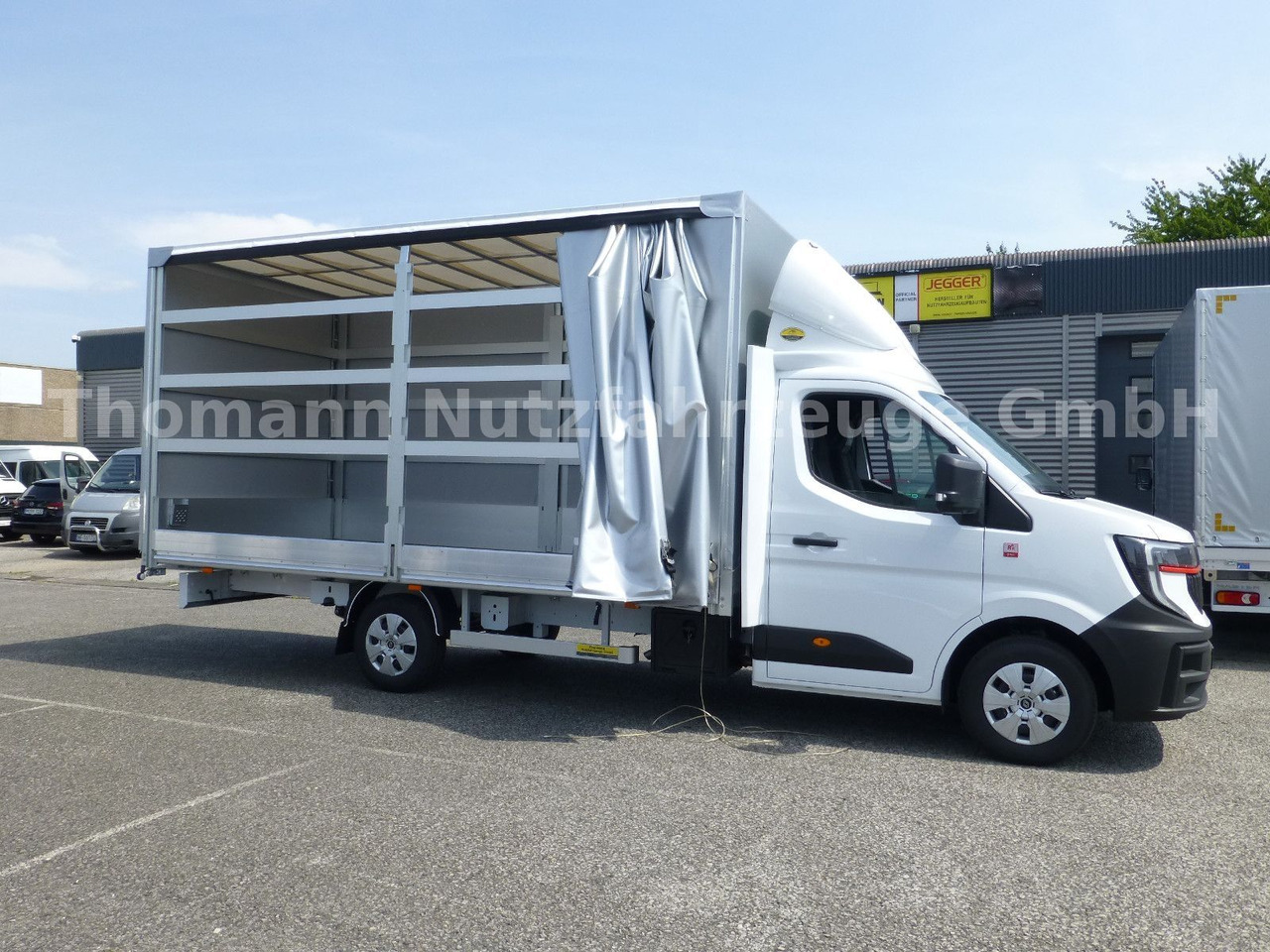 Renault NEW Master Pritsche Plane Vollalu - Véhicule utilitaire plateau baché: photos 5 Renault NEW Master Pritsche Plane Vollalu - Véhicule utilitaire plateau baché: photos 5