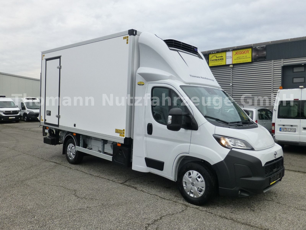 Toyota PROACE MAX Kühlkoffer LBW Xarios 300GH Aut. Navi - Véhicule utilitaire frigorifique: photos 1 Toyota PROACE MAX Kühlkoffer LBW Xarios 300GH Aut. Navi - Véhicule utilitaire frigorifique: photos 1