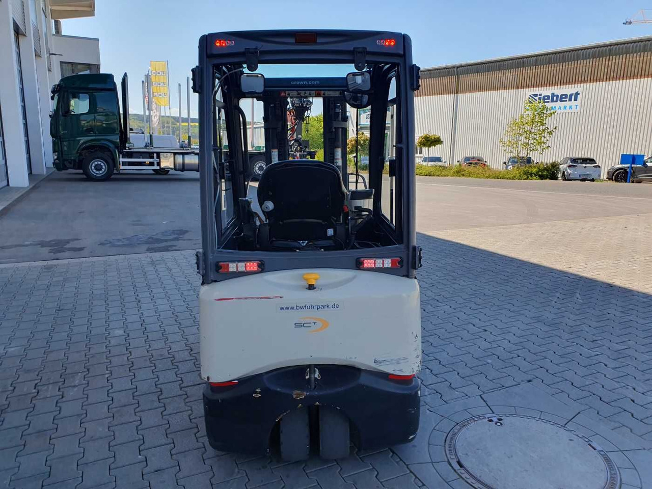Crown SCT6020-1.3 /Triplex: 4.30m /Batterie 2020 - Chariot élévateur électrique: photos 5 Crown SCT6020-1.3 /Triplex: 4.30m /Batterie 2020 - Chariot élévateur électrique: photos 5