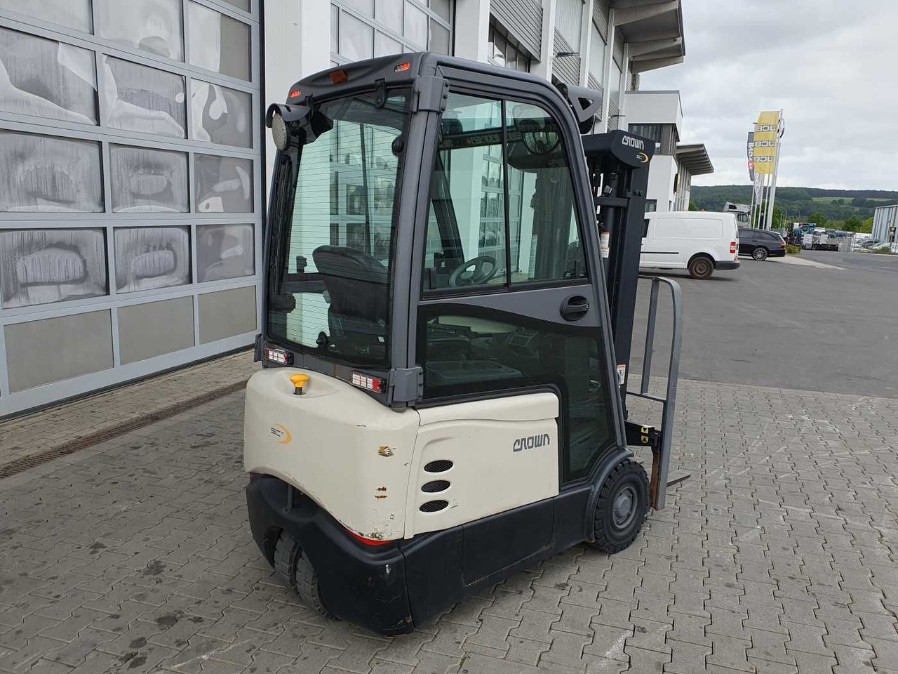 Crown SCT6020-1.3 /Triplex: 4.30m / SS / 1.185h! - Chariot élévateur électrique: photos 4 Crown SCT6020-1.3 /Triplex: 4.30m / SS / 1.185h! - Chariot élévateur électrique: photos 4