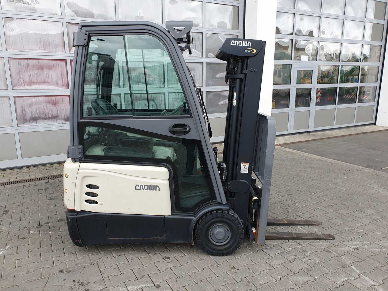 Crown SCT6020-1.3 /Triplex: 4.30m / SS / 1.185h! - Chariot élévateur électrique: photos 3 Crown SCT6020-1.3 /Triplex: 4.30m / SS / 1.185h! - Chariot élévateur électrique: photos 3
