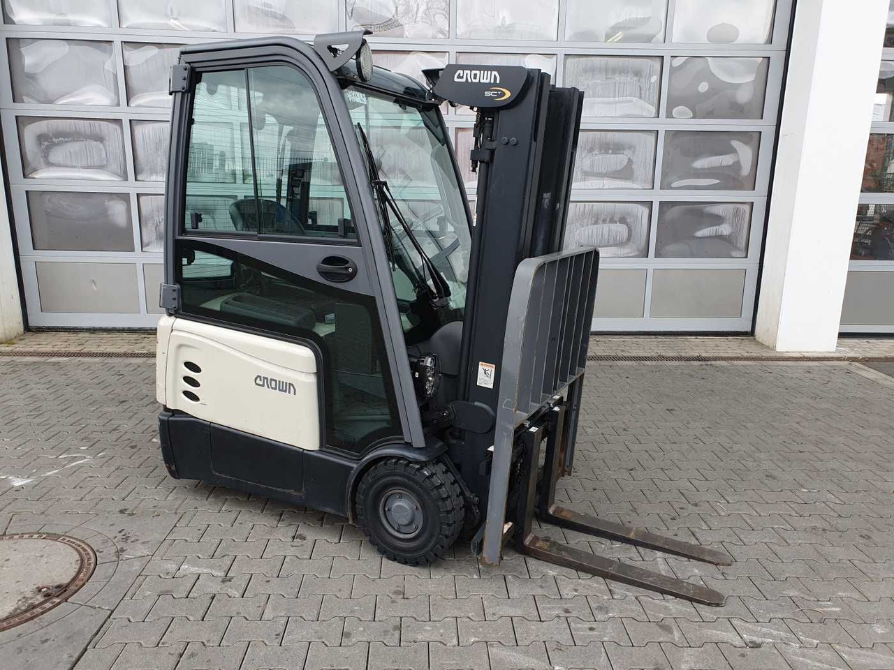 Crown SCT6020-1.3 /Triplex: 4.30m / SS / 1.185h! - Chariot élévateur électrique: photos 2 Crown SCT6020-1.3 /Triplex: 4.30m / SS / 1.185h! - Chariot élévateur électrique: photos 2