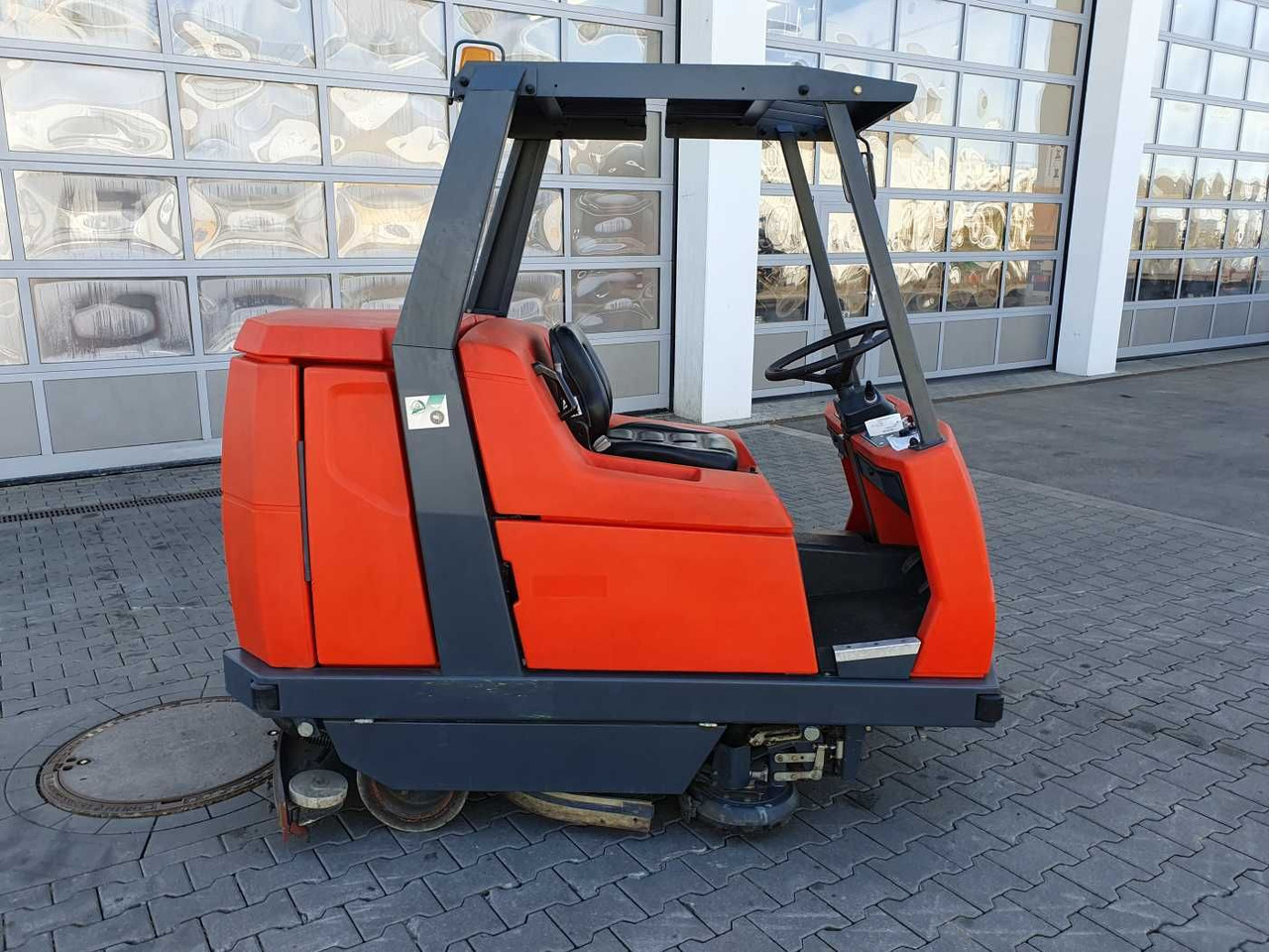 Hakomatic B 1100 / nur 704h! / 2006 - Autolaveuse: photos 3 Hakomatic B 1100 / nur 704h! / 2006 - Autolaveuse: photos 3