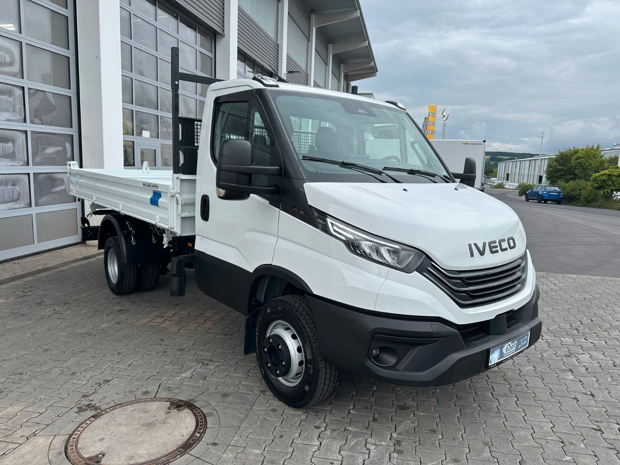 Iveco 70C18H 3-S.-Kipper Meiller *R3.450mm*2xAHK* - Véhicule utilitaire benne: photos 3 Iveco 70C18H 3-S.-Kipper Meiller *R3.450mm*2xAHK* - Véhicule utilitaire benne: photos 3