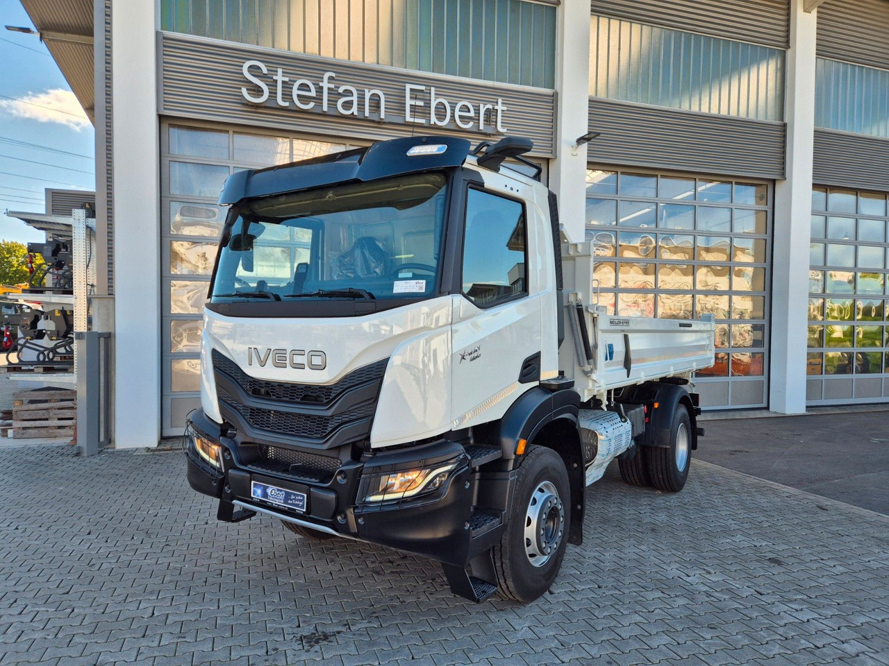 Iveco AD200X46 HR OFF Meiller 3-S.-Kipper *MirrorCam* - Camion benne: photos 2 Iveco AD200X46 HR OFF Meiller 3-S.-Kipper *MirrorCam* - Camion benne: photos 2