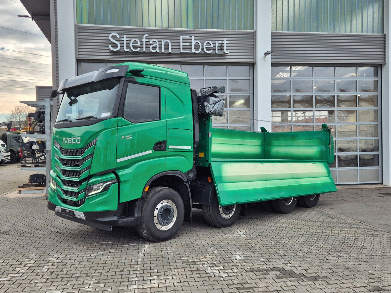 Iveco AS360X50Z/P HR ON+ 8x4 Meiller AHK Intarder Cam - Camion benne: photos 2 Iveco AS360X50Z/P HR ON+ 8x4 Meiller AHK Intarder Cam - Camion benne: photos 2