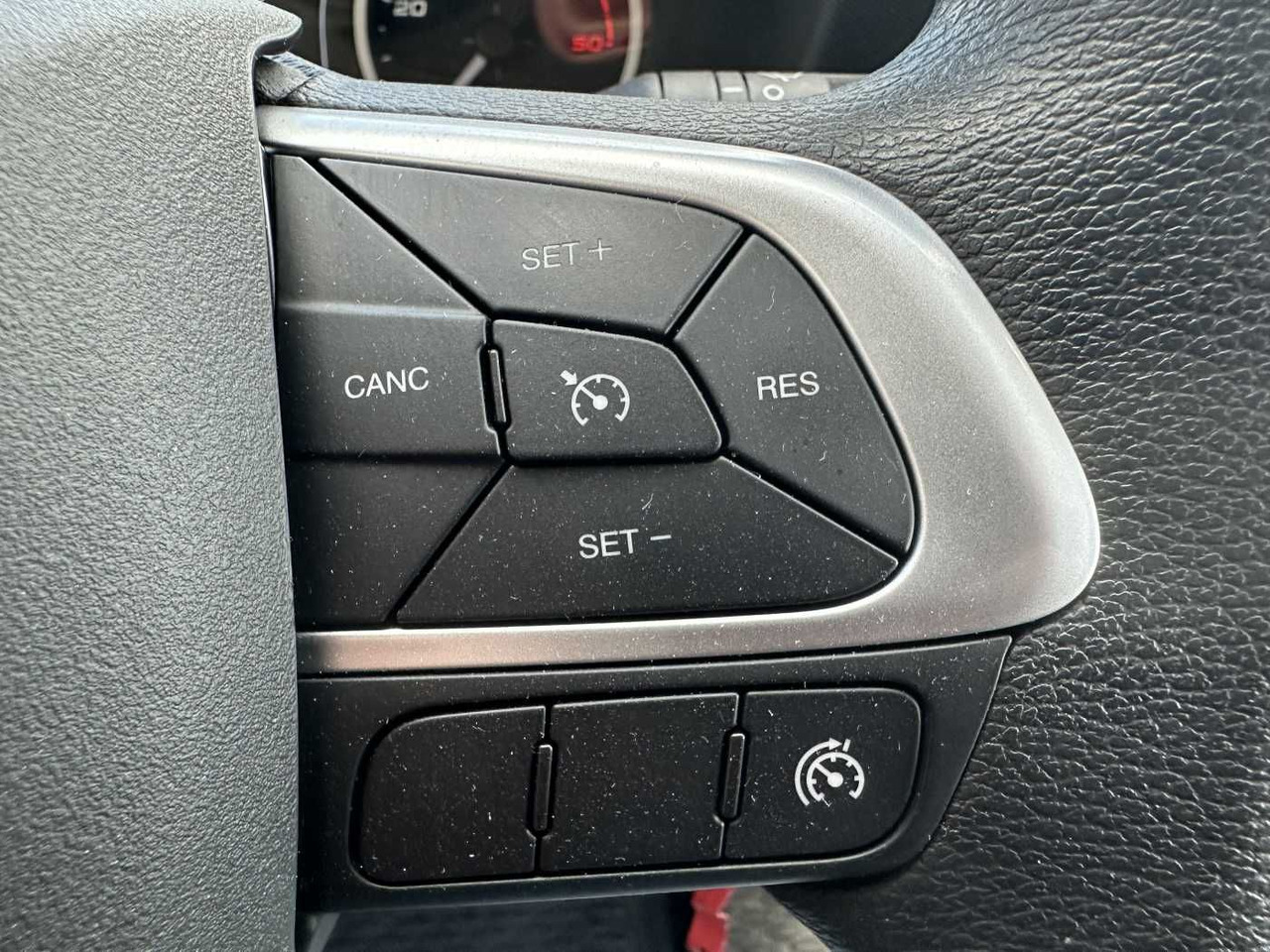 Véhicule utilitaire plateau baché Iveco Daily 35S14 Pritsche+Plane *AHK*Ladekran*7-Sitze: photos 15