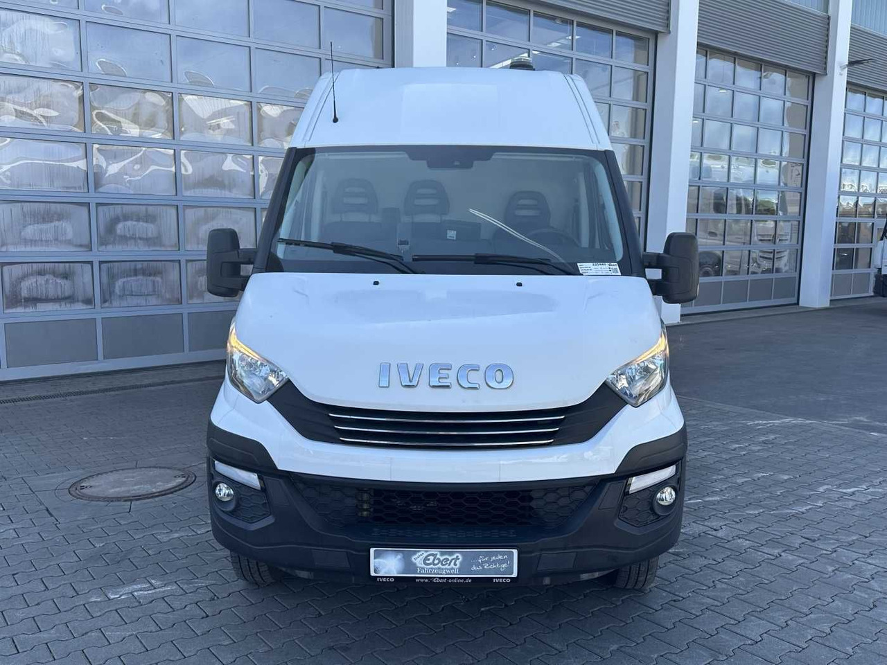 Iveco Daily 50C16 R4.100mm *AHK*Automatik*Ladekran* - Fourgon utilitaire: photos 2 Iveco Daily 50C16 R4.100mm *AHK*Automatik*Ladekran* - Fourgon utilitaire: photos 2