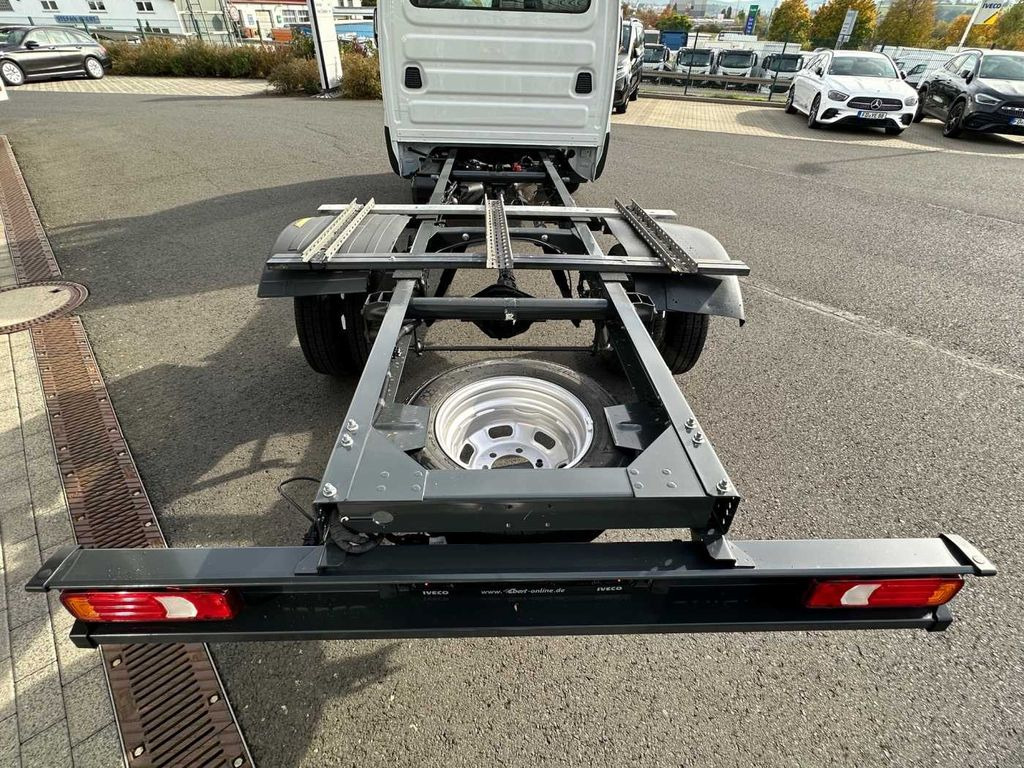 Iveco Daily 50C18 3.0L *R3750mm*Navi*Klima* 3x - Châssis cabine: photos 5 Iveco Daily 50C18 3.0L *R3750mm*Navi*Klima* 3x - Châssis cabine: photos 5