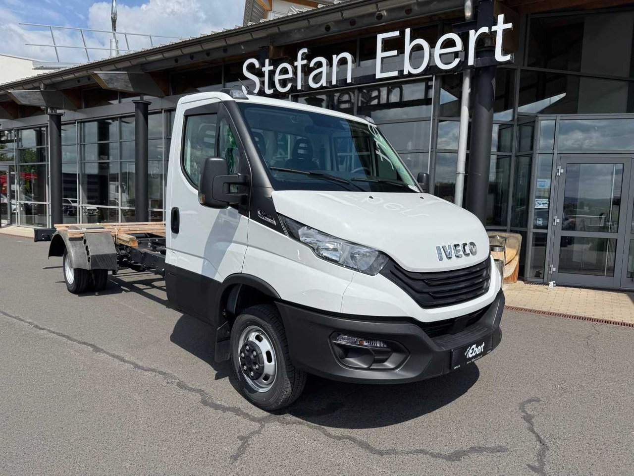 Iveco Daily 50C18 HA8 3.0L *R4.350mm*Klima*Automatik* - Châssis cabine: photos 1 Iveco Daily 50C18 HA8 3.0L *R4.350mm*Klima*Automatik* - Châssis cabine: photos 1