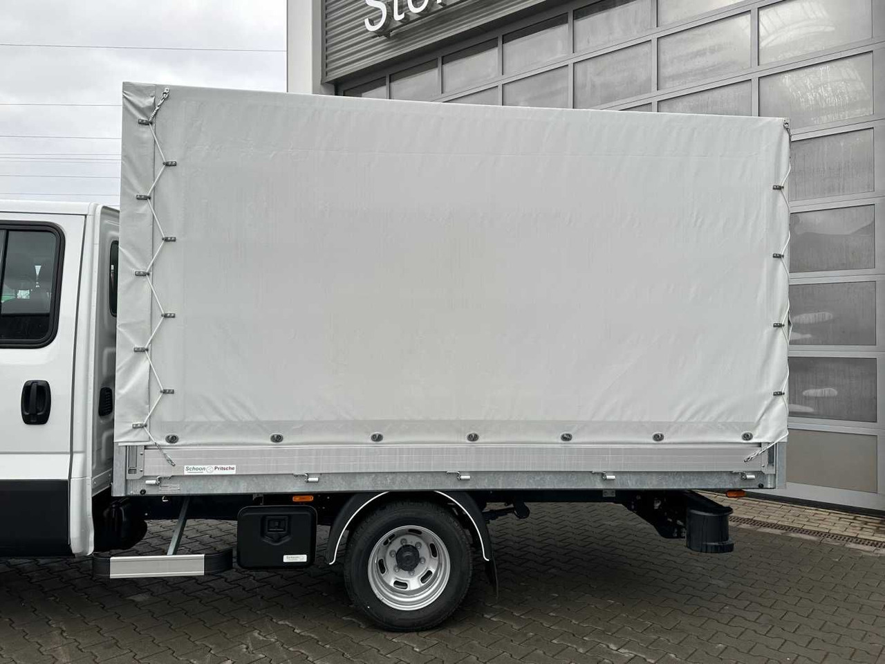 Iveco Daily 50C18H A8 DoKa *AHK*Automatik*7-Sitze* - Fourgon plateau, Utilitaire double cabine: photos 5 Iveco Daily 50C18H A8 DoKa *AHK*Automatik*7-Sitze* - Fourgon plateau, Utilitaire double cabine: photos 5