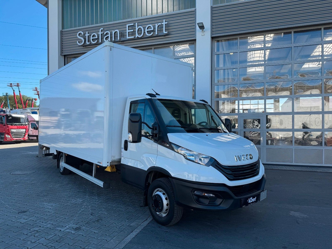 Iveco Daily 70C18 A8 *Koffer*LBW*Automatik* - Fourgon: photos 1 Iveco Daily 70C18 A8 *Koffer*LBW*Automatik* - Fourgon: photos 1