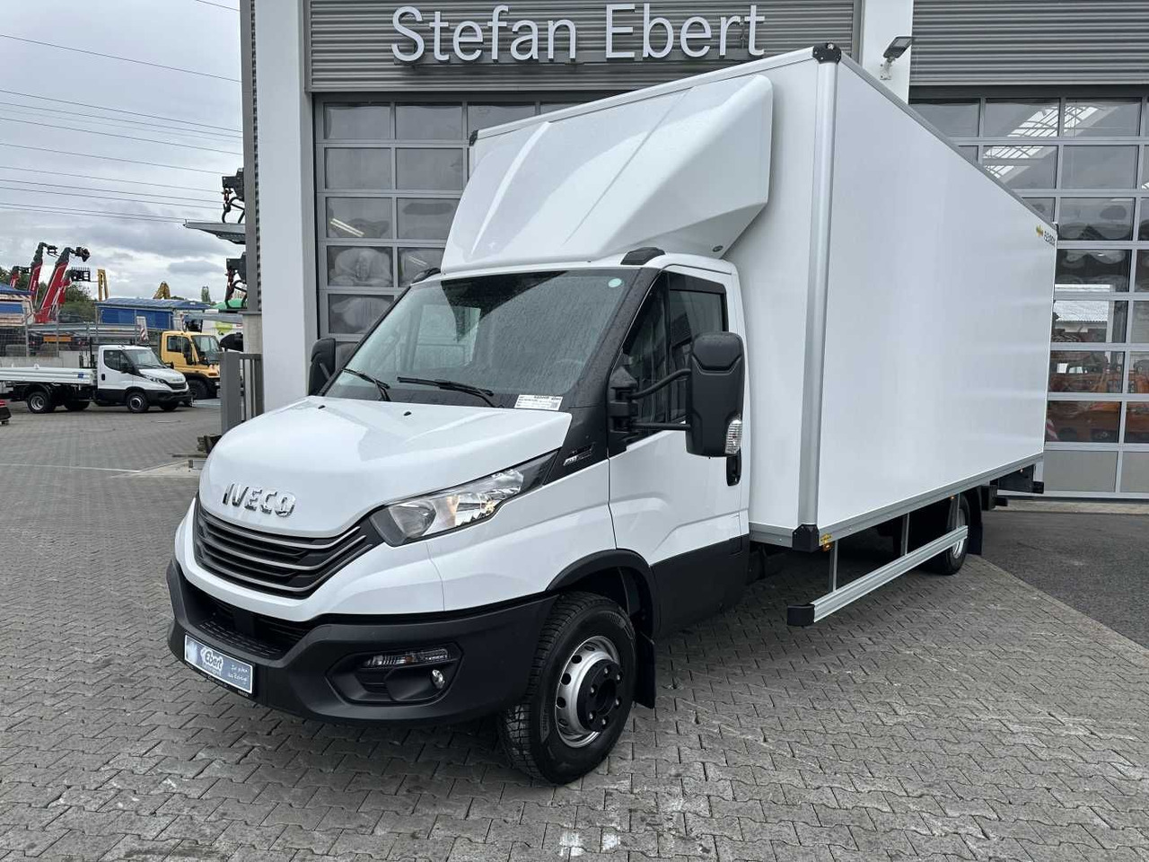 Iveco Daily 70C18 HA8 *R5.100mm*LBW*Luft*Automatik* - Fourgon: photos 1 Iveco Daily 70C18 HA8 *R5.100mm*LBW*Luft*Automatik* - Fourgon: photos 1