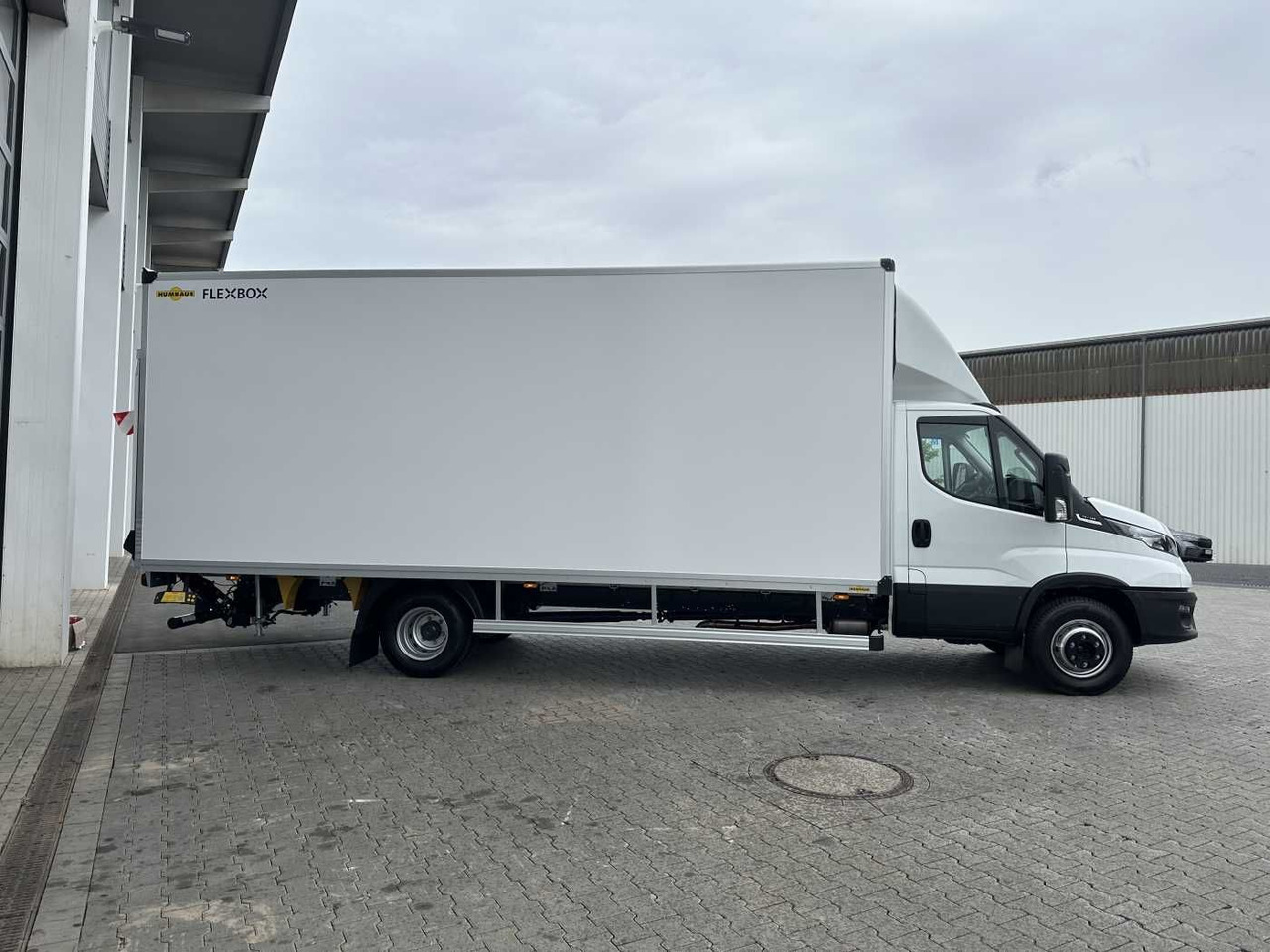 Iveco Daily 70C18 HA8 *R5.100mm*LBW*Luft*Automatik* - Fourgon: photos 4 Iveco Daily 70C18 HA8 *R5.100mm*LBW*Luft*Automatik* - Fourgon: photos 4