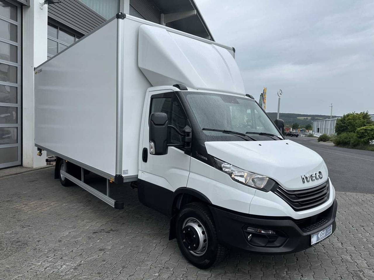 Iveco Daily 70C18 HA8 *R5.100mm*LBW*Luft*Automatik* - Fourgon: photos 3 Iveco Daily 70C18 HA8 *R5.100mm*LBW*Luft*Automatik* - Fourgon: photos 3