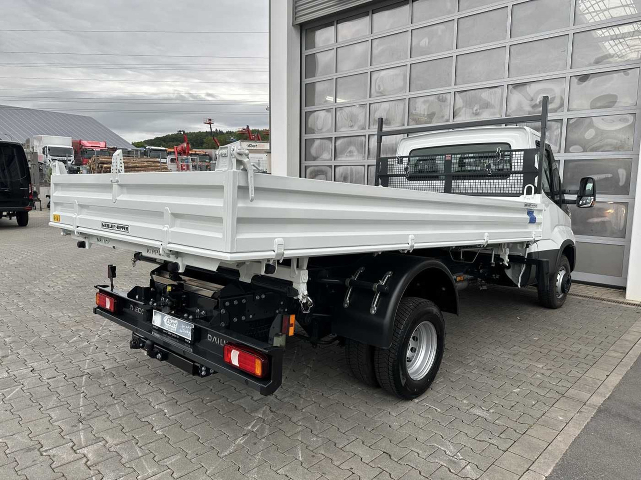 Iveco Daily 70C18H 3-S.-Kipper *R3.750mm*2xAHK* 4x - Véhicule utilitaire benne: photos 4 Iveco Daily 70C18H 3-S.-Kipper *R3.750mm*2xAHK* 4x - Véhicule utilitaire benne: photos 4