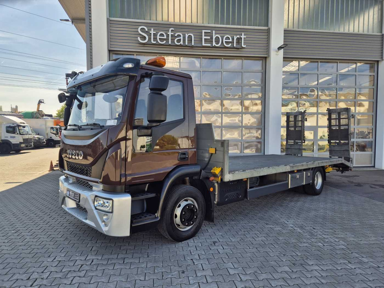 Iveco Eurocargo ML140E25/P Maschinentransporter Winde - Camion porte-voitures: photos 2 Iveco Eurocargo ML140E25/P Maschinentransporter Winde - Camion porte-voitures: photos 2