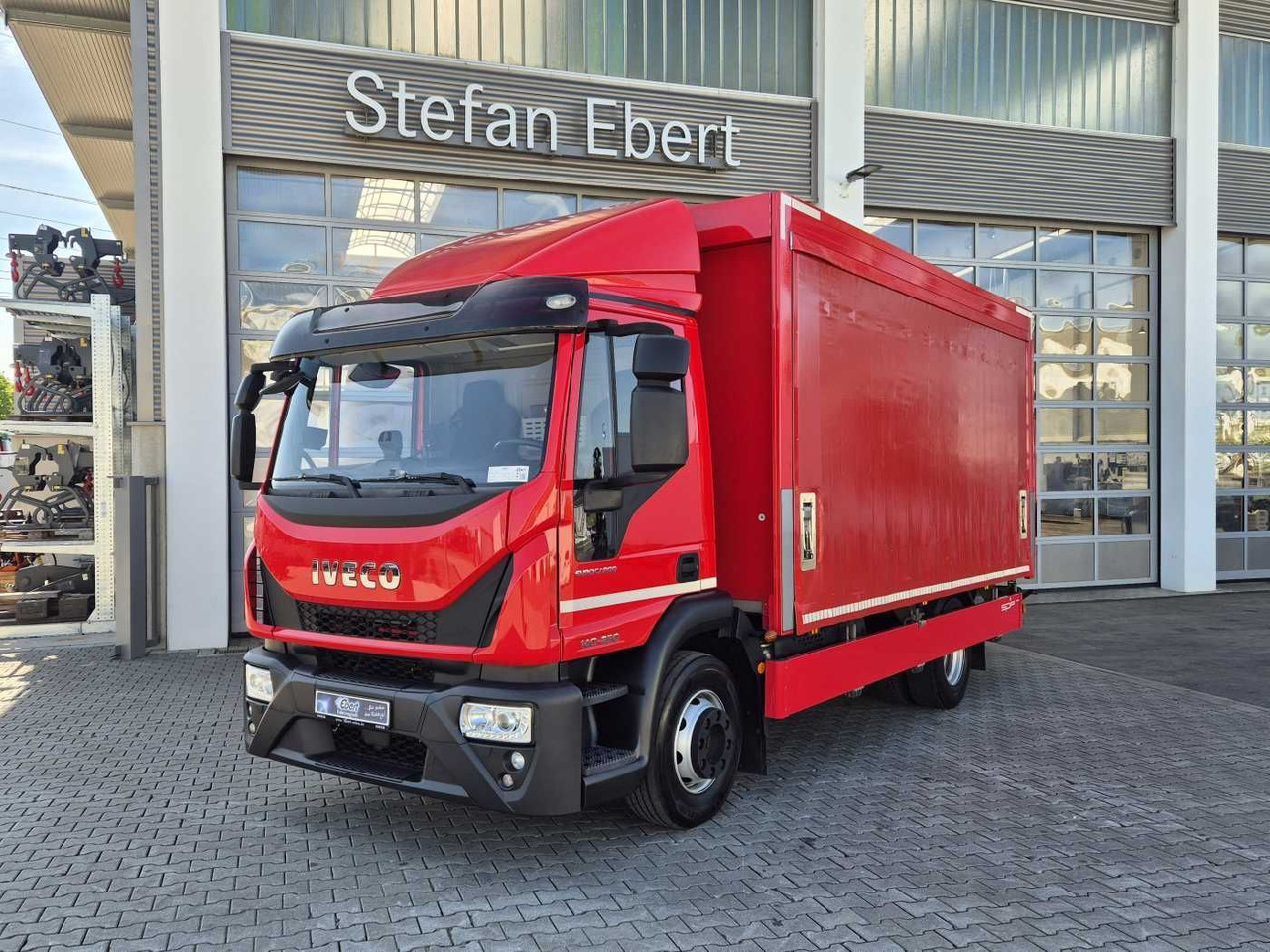 Iveco Eurocargo ML140E25/P Schiebeplanen LBW 1.500kg - Camion pour le transport de boissons: photos 2 Iveco Eurocargo ML140E25/P Schiebeplanen LBW 1.500kg - Camion pour le transport de boissons: photos 2