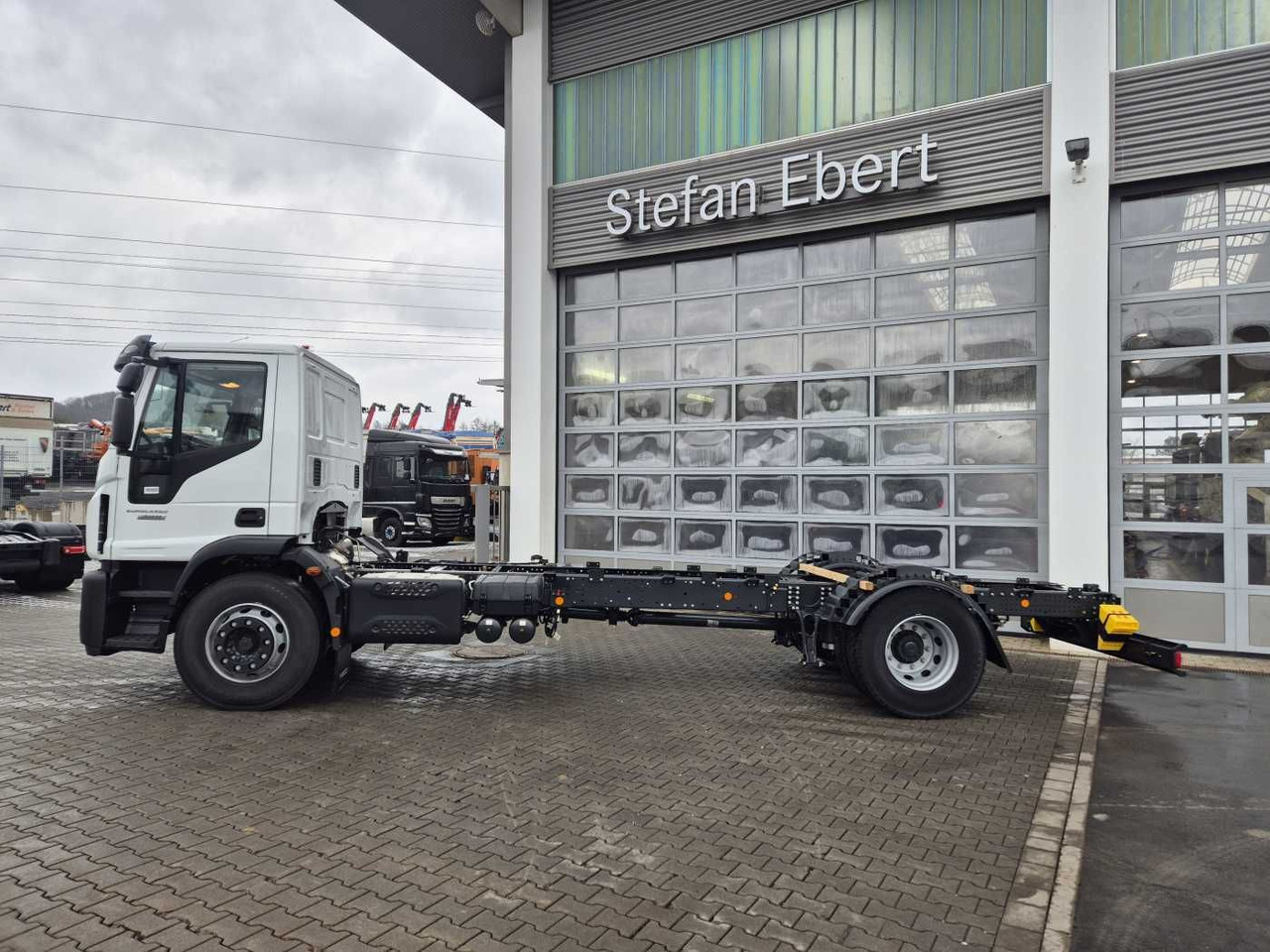 Iveco Eurocargo ML180E28/P 4x2 ZF-Automatik 8AP 3Stück - Châssis cabine: photos 5 Iveco Eurocargo ML180E28/P 4x2 ZF-Automatik 8AP 3Stück - Châssis cabine: photos 5