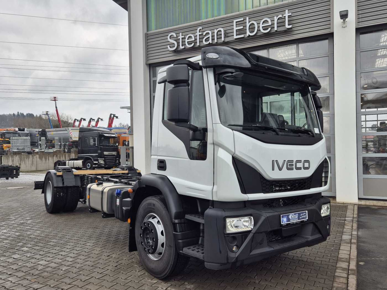 Iveco Eurocargo ML180E28/P 4x2 ZF-Automatik 8AP 3Stück - Châssis cabine: photos 2 Iveco Eurocargo ML180E28/P 4x2 ZF-Automatik 8AP 3Stück - Châssis cabine: photos 2