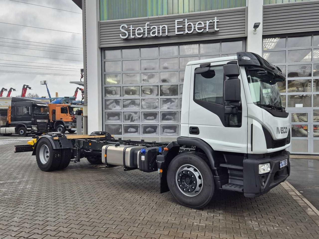 Iveco Eurocargo ML180E28/P 4x2 ZF-Automatik 8AP 3Stück - Châssis cabine: photos 4 Iveco Eurocargo ML180E28/P 4x2 ZF-Automatik 8AP 3Stück - Châssis cabine: photos 4
