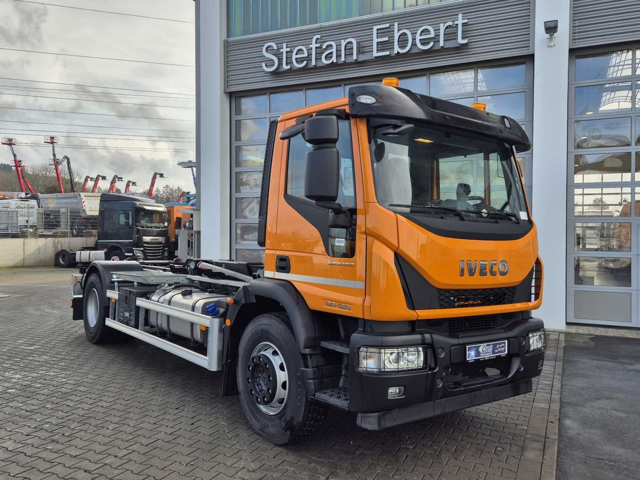 Iveco ML180E32/P HIAB ULT14S51 AHK Standheizung - Camion ampliroll: photos 3 Iveco ML180E32/P HIAB ULT14S51 AHK Standheizung - Camion ampliroll: photos 3