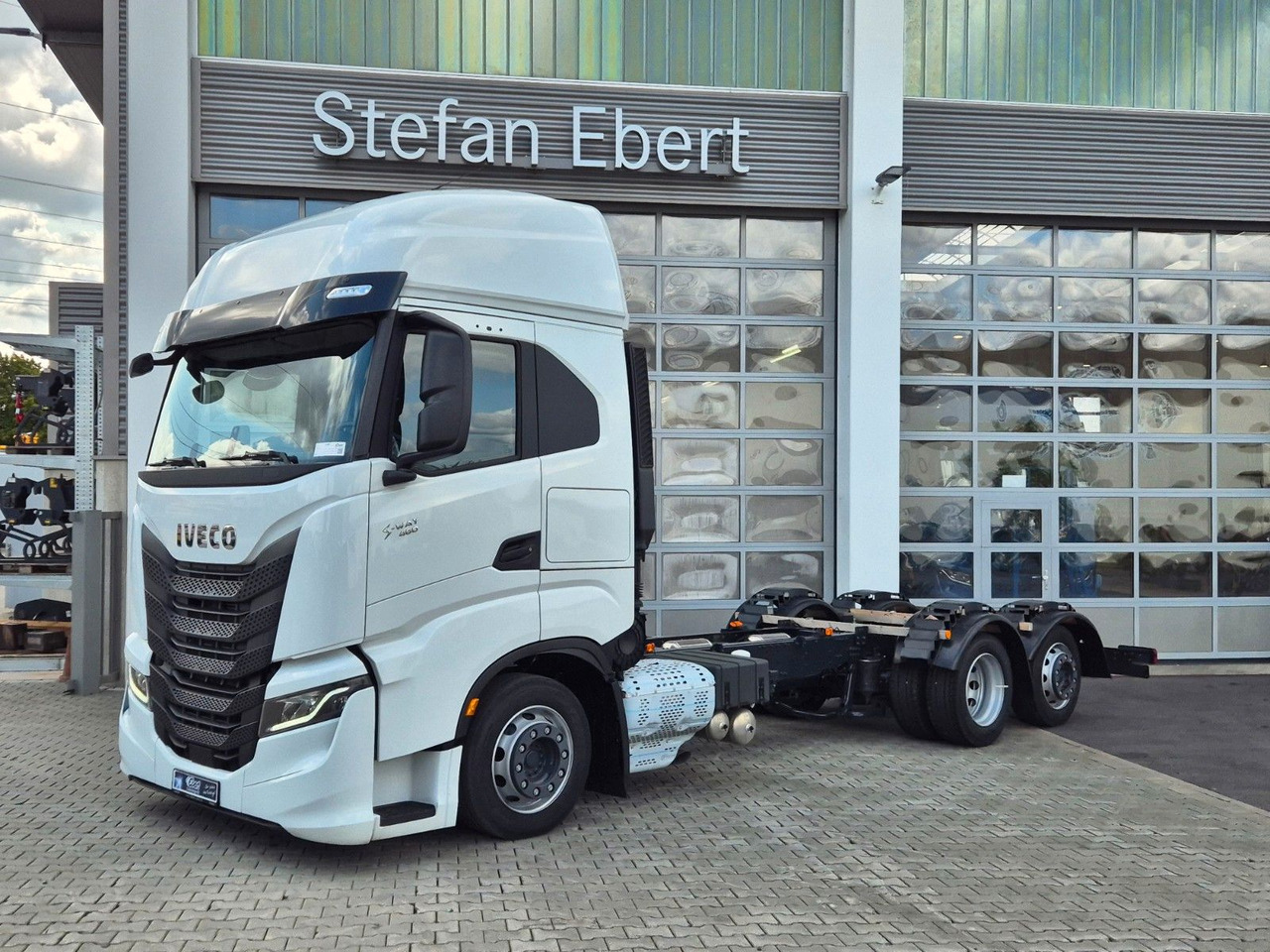 Iveco S-Way AS260S46Y/FP 6x2 Intarder Standklima - Châssis cabine: photos 1 Iveco S-Way AS260S46Y/FP 6x2 Intarder Standklima - Châssis cabine: photos 1