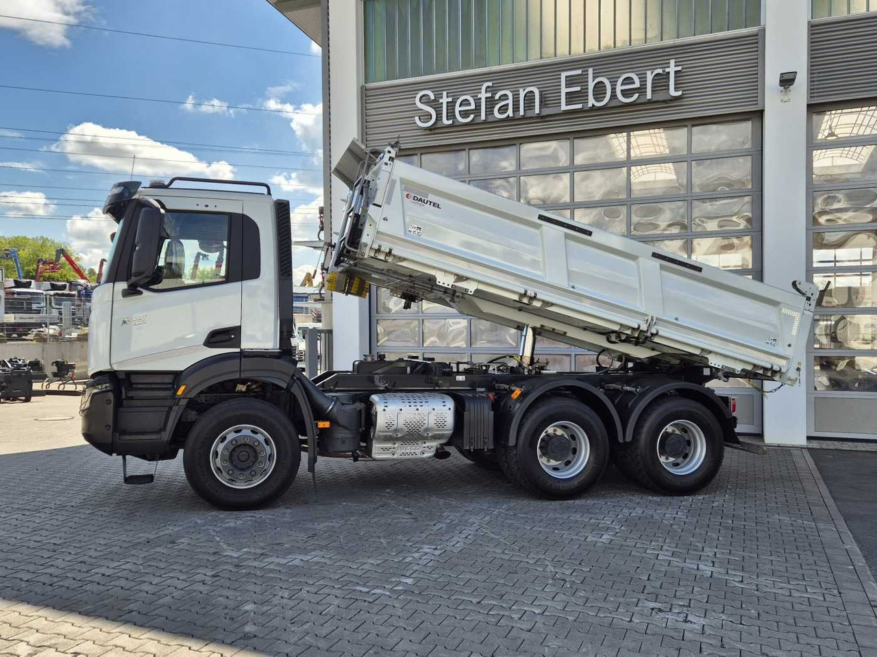Iveco X-Way AD300X48Z HR 6x4 Intarder Bordmatic Kamera - Camion benne: photos 4 Iveco X-Way AD300X48Z HR 6x4 Intarder Bordmatic Kamera - Camion benne: photos 4