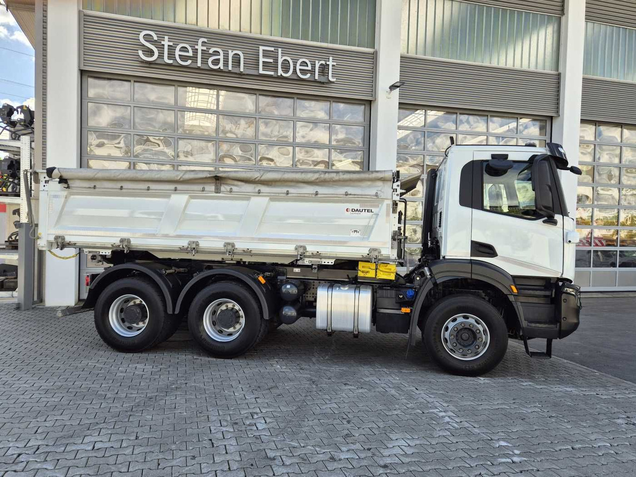 Iveco X-Way AD300X48Z HR 6x4 Intarder Bordmatic Kamera - Camion benne: photos 5 Iveco X-Way AD300X48Z HR 6x4 Intarder Bordmatic Kamera - Camion benne: photos 5