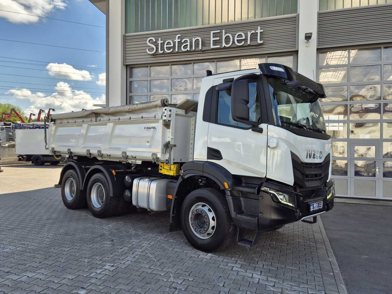 Iveco X-Way AD300X48Z HR 6x4 Intarder Bordmatic Kamera - Camion benne: photos 3 Iveco X-Way AD300X48Z HR 6x4 Intarder Bordmatic Kamera - Camion benne: photos 3