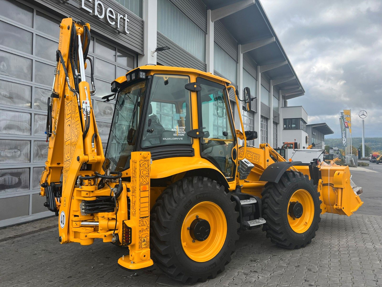 JCB 4CX / Klappschaufel / Dual Drive / Sonderedition - Tractopelle: photos 3 JCB 4CX / Klappschaufel / Dual Drive / Sonderedition - Tractopelle: photos 3
