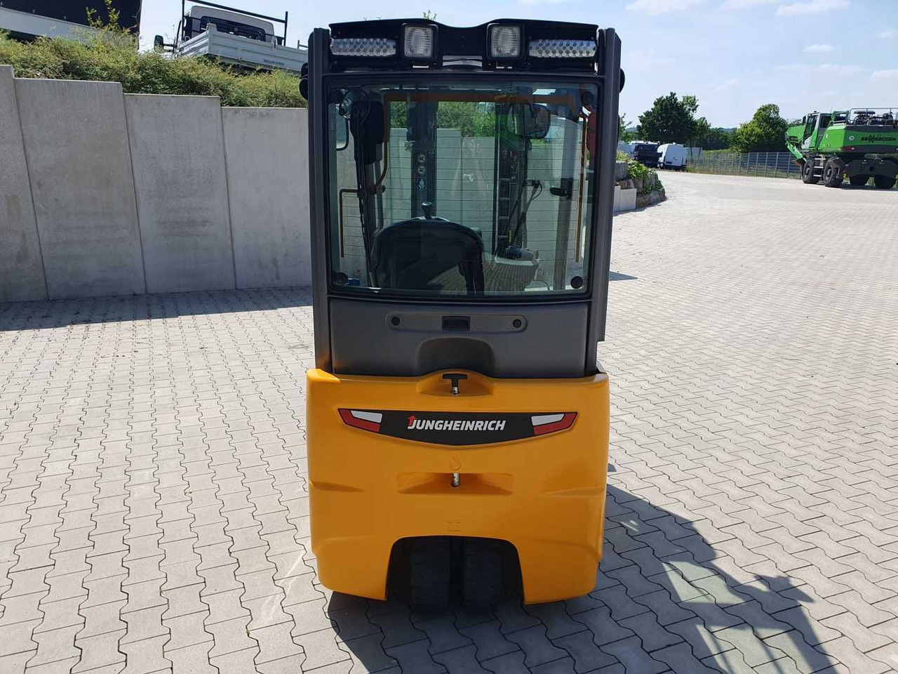 Jungheinrich EFG 215 / Triplex: 4.25m! / SS / nur 1.368h! - Chariot élévateur électrique: photos 5 Jungheinrich EFG 215 / Triplex: 4.25m! / SS / nur 1.368h! - Chariot élévateur électrique: photos 5