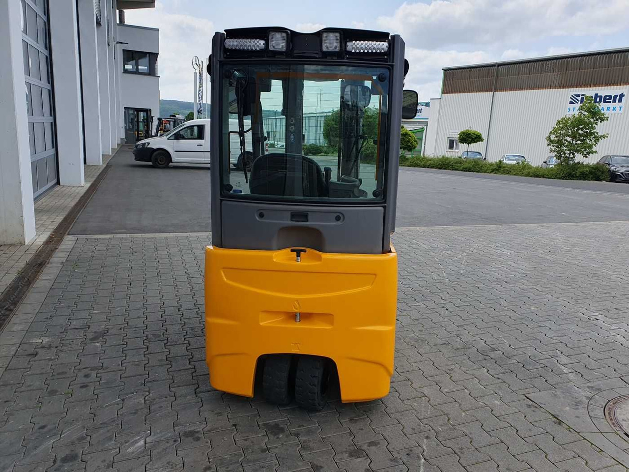 Jungheinrich EFG 215 / Triplex: 4.25m! / SS / nur 1.368h! - Chariot élévateur électrique: photos 5 Jungheinrich EFG 215 / Triplex: 4.25m! / SS / nur 1.368h! - Chariot élévateur électrique: photos 5