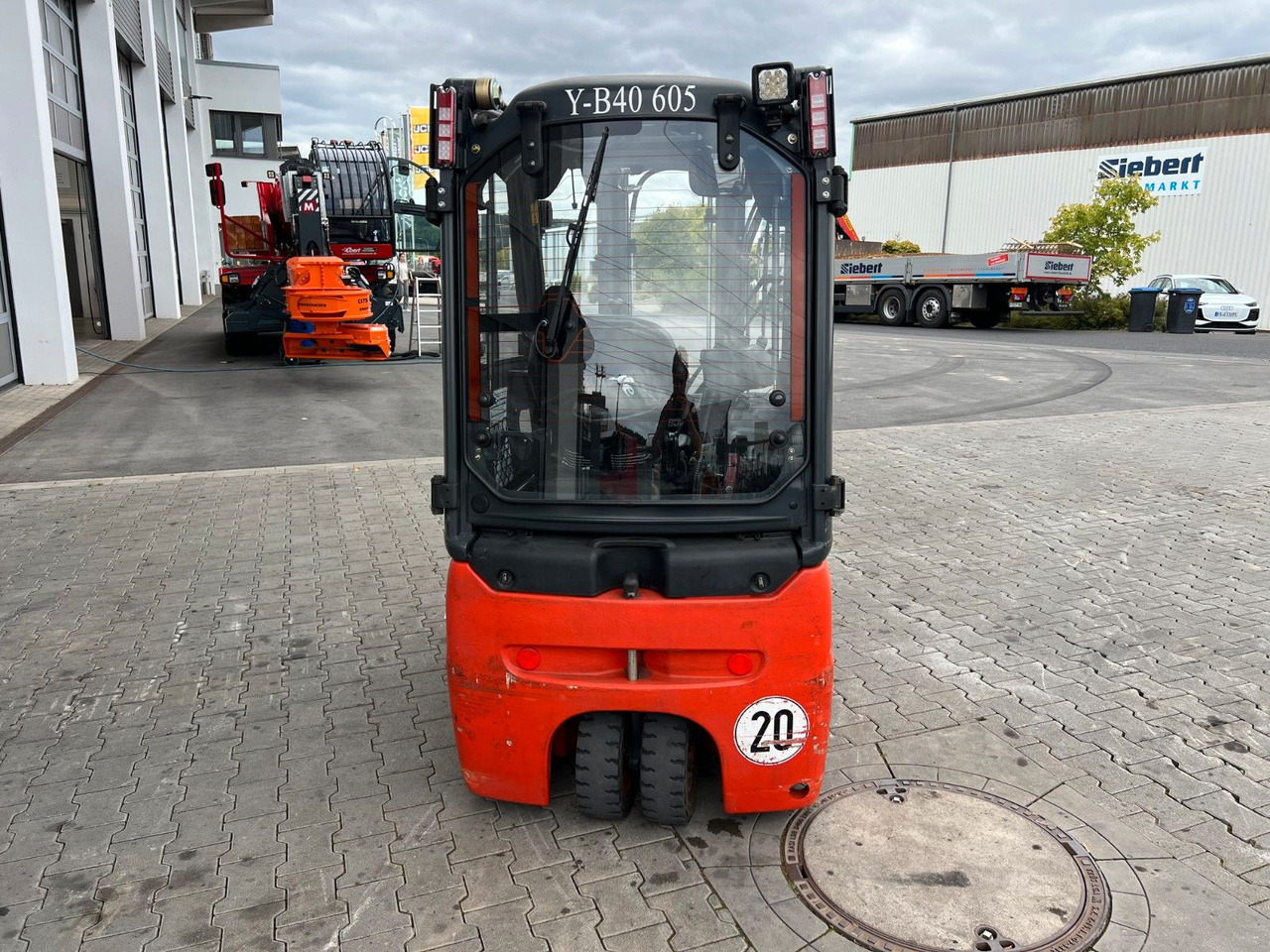 Linde E14 - 01 / Triplex: 4.10m! / SS / nur 2.612h! - Chariot élévateur électrique: photos 5 Linde E14 - 01 / Triplex: 4.10m! / SS / nur 2.612h! - Chariot élévateur électrique: photos 5